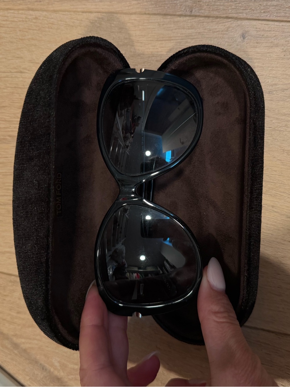 Tom Ford Black Oversized Women's Sunglasses with Smoky Lenses - Picture 4 of 5